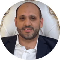 الأستاذ ياسر عاشور